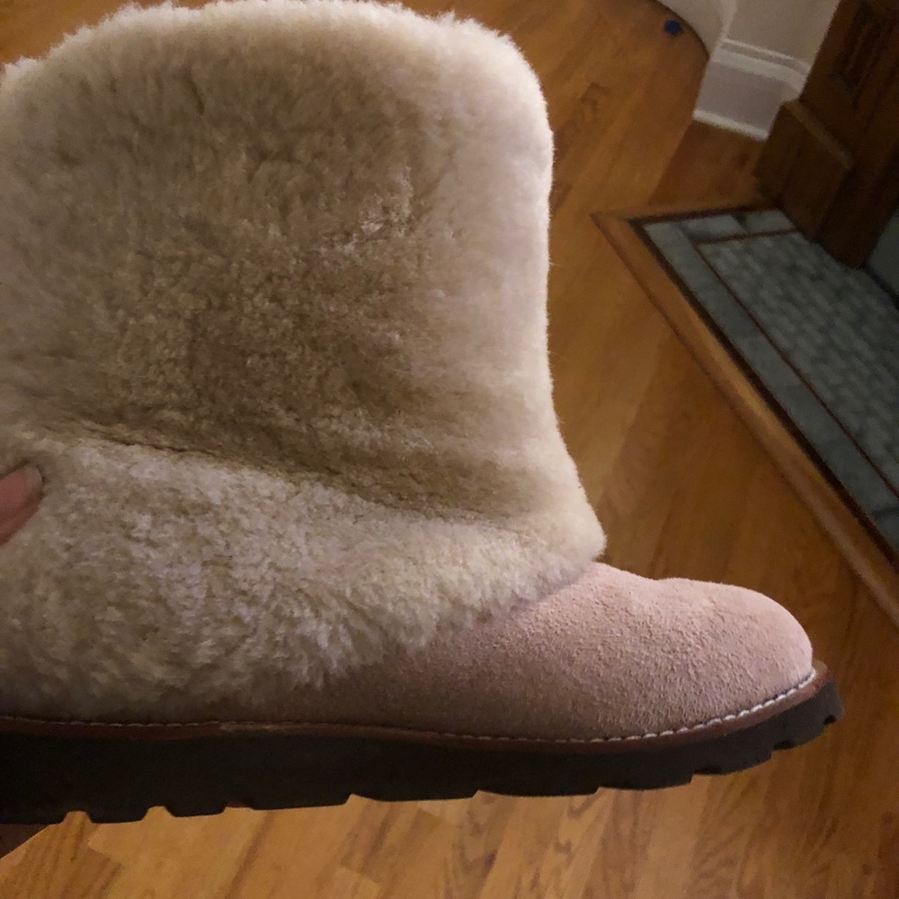 UGG BOOTS ❄️💨 - Picture 6 of 8